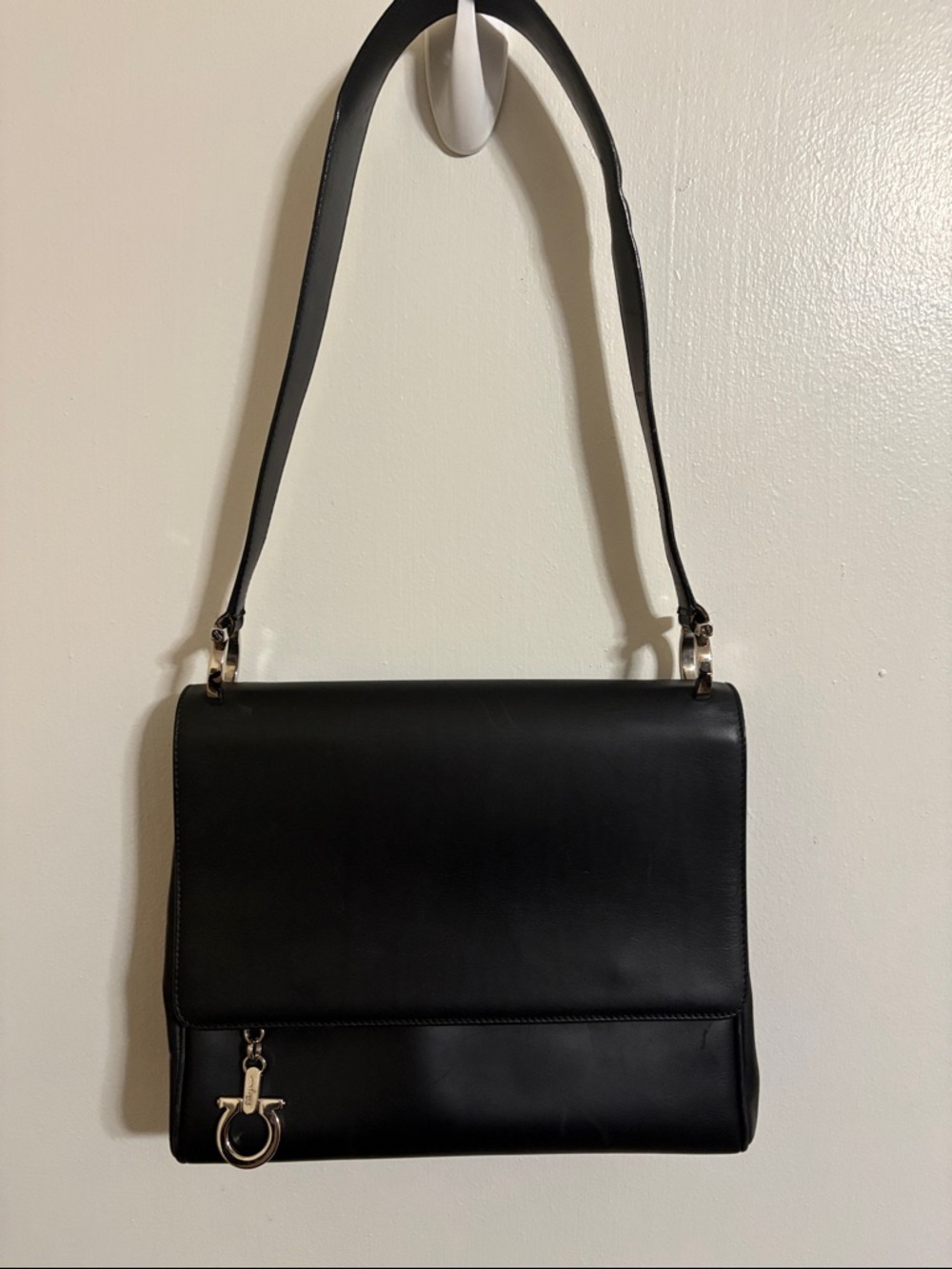 Ferragamo Black Leather Shoulder Bag
